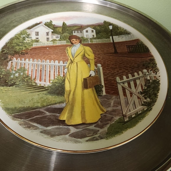 Set of 3 Avon Plates - Picture 2 of 9